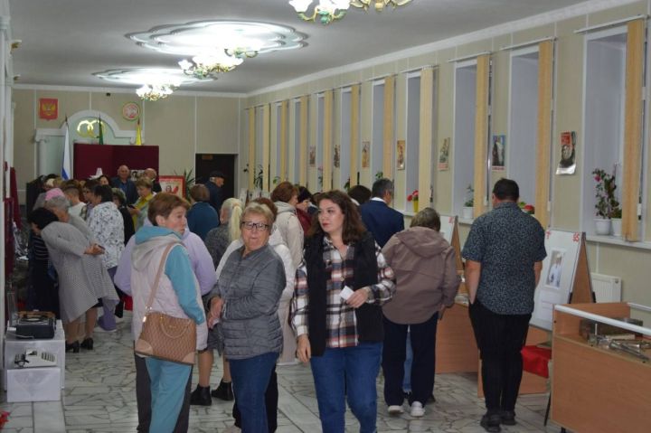 Шәмәрдәндә  участок хастаханәсенең 95 еллыгын мәдәният йортында «Тапшырылмаган хатлар» исемле театральләштерелгән тамаша белән билгеләп үттеләр