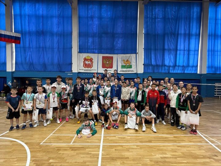 Яшь спортчыларыбыз Чиләбе шәһәрендә бадминтон буенча бөтенроссия яшүсмерләр ярышларында катнаштылар