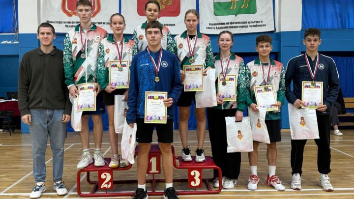 Яшь спортчыларыбыз Чиләбе шәһәрендә бадминтон буенча бөтенроссия яшүсмерләр ярышларында катнаштылар