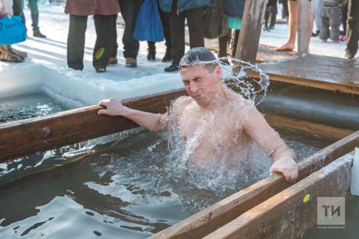 Татарстанда Крещение көнендә 26 меңгә якын кеше бәкедә коенырга теләк белдергән
