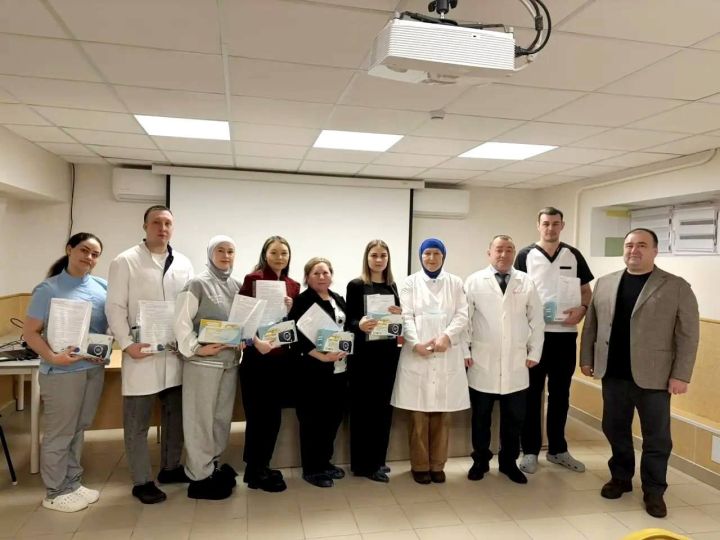 Бүген Саба үзәк хастаханәсе хезмәткәрләренә фатир ачкычлары тапшырдылар