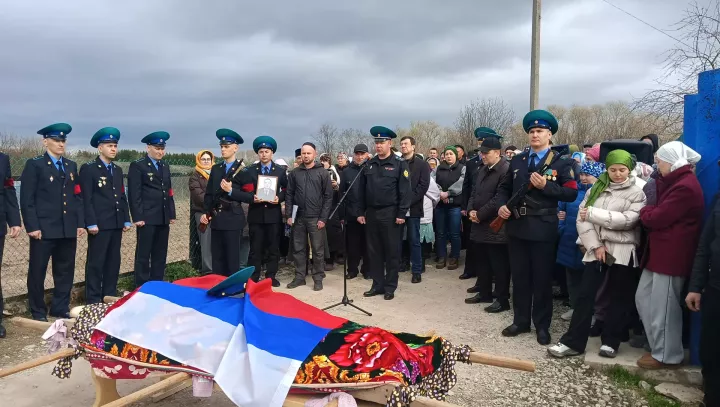 Туктар авылында хәрби егетне соңгы юлга озаттылар