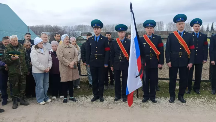Туктар авылында хәрби егетне соңгы юлга озаттылар