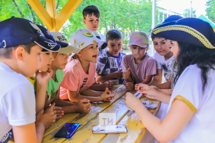 Татарстанда 300дән артык мәктәп укучысы җәйге белем бирү сменаларында бушлай катнаша ала