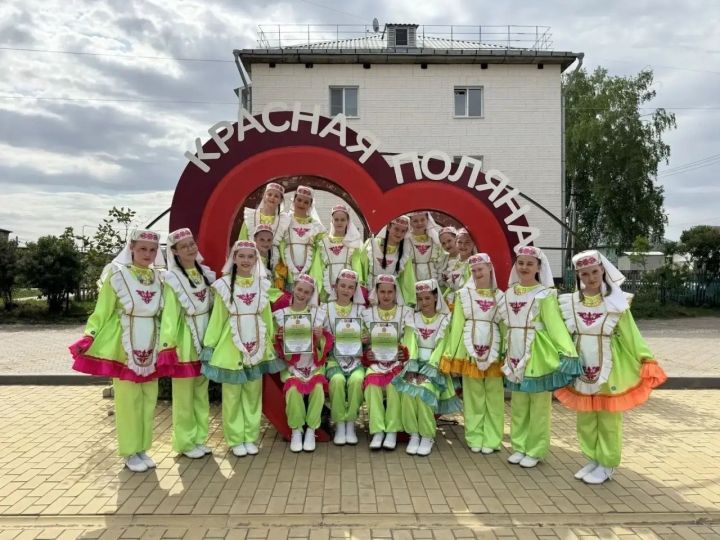 Сабалылар Киров өлкәсендә үткән  «Тугәрәк уен» V төбәкара татар фольклоры фестиваль-конкурсының Гала концертында катнашты