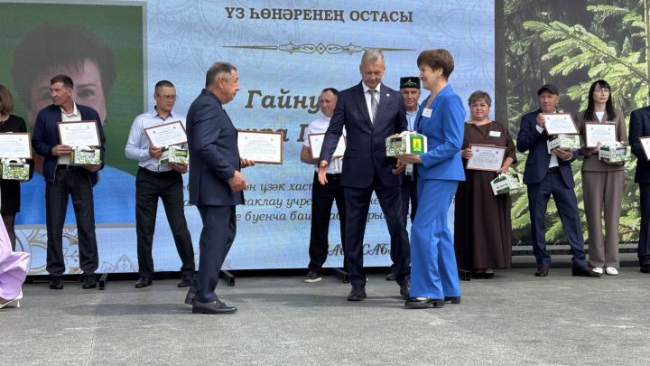 Үз һөнәрләренең осталары