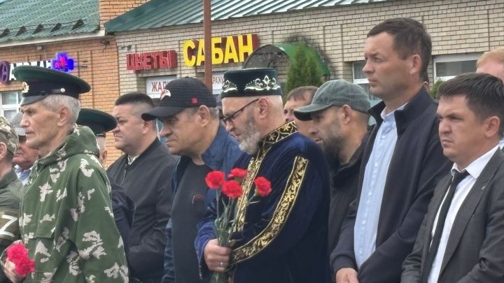 Кайгы һәм Хәтер көне  Һәлак булганнар истәлегенә лаеклы булыйк (фоторепортаж)