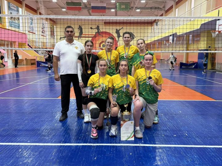 Саба районы волейболчылары республика чемпионатында көмеш медаль яулады