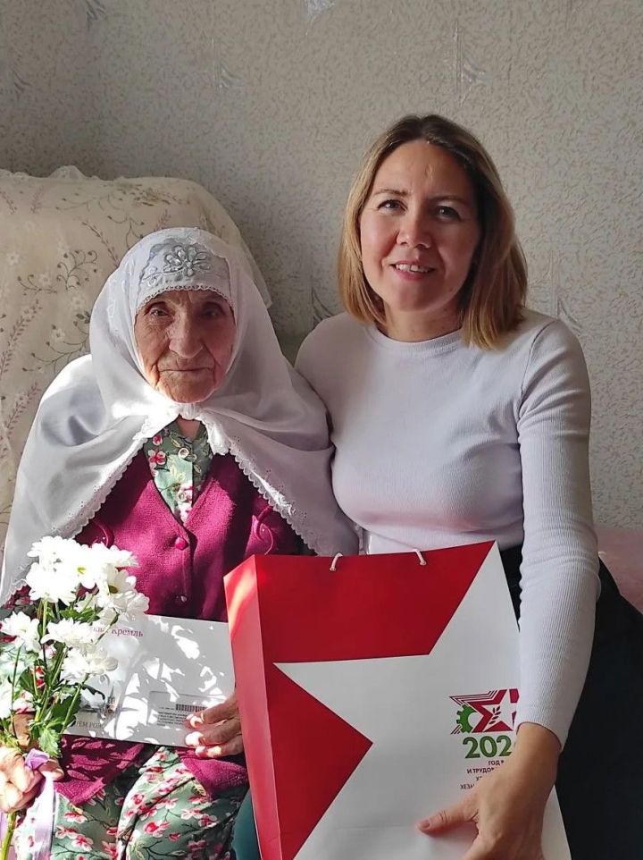 Чабаталы балачак һәм фидакарь хезмәт юлы: Шәмәрдәнле Хәкимә апа Биктимировага 94 яшь тулды