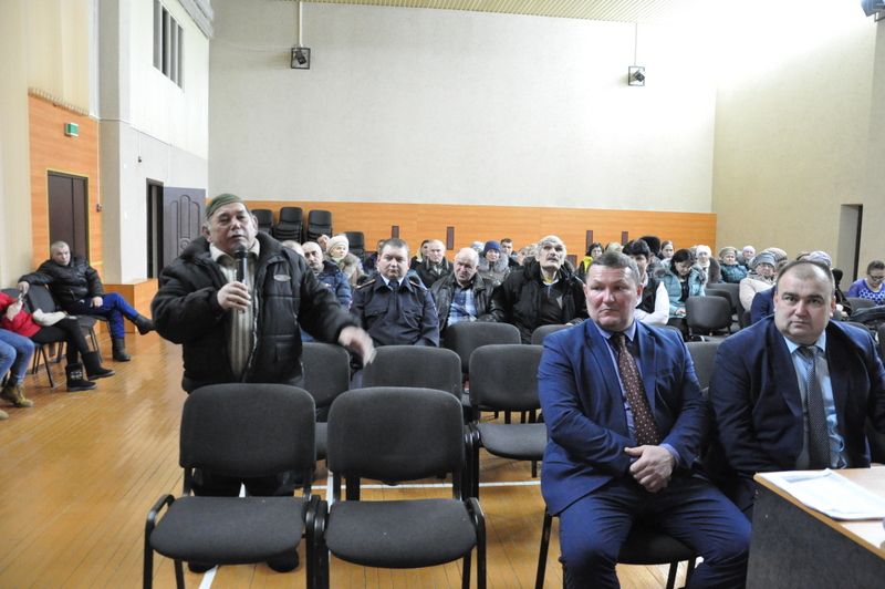 Иштуган авыл җирлегендә үткәрелгән халык җыеныннан фоторепортаж.