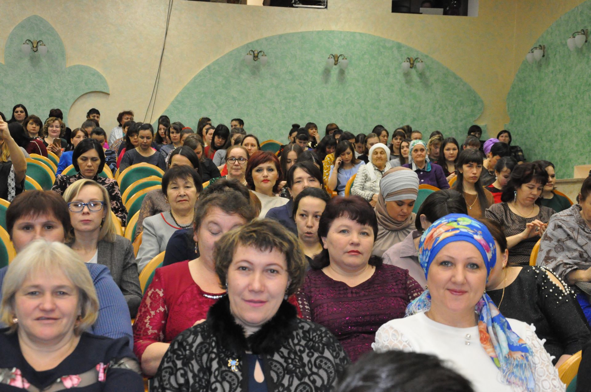 8 мартта район мәдәният йортында Халыкара хатын-кызлар көненә багышланган чара узды