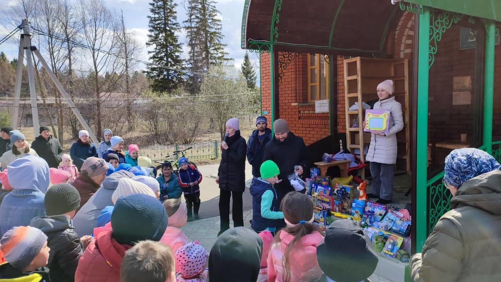 Лесхоз мәдәният йорты хезмәткәрләре балалар өчен күңел ачу уеннары оештырдылар