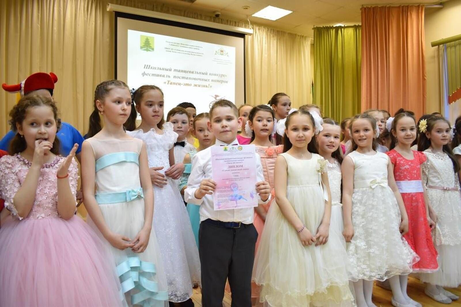 Сәнгать мәктәбендә “Бию-ул тормыш” мәктәп күләм бию конкурсы узды