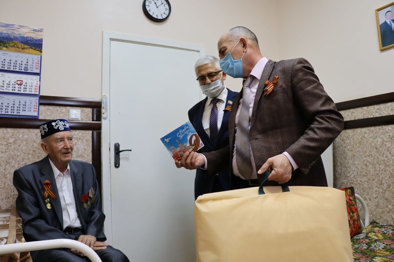 Районыбызда Бөек Җиңүнең 77 еллыгы якынлашкан Бәйрәм алды көннәрендә Бөек Ватан сугышы ветераннарына бүләкләр тапшыру чаралары үткәрелде