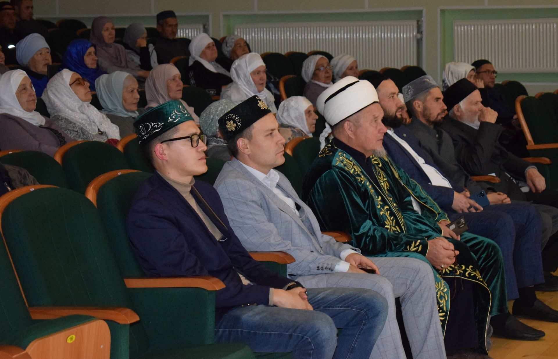 Шәмәрдән мәдәният йортында узган Мәүлид бәйрәмендә галәмнең иң бөек кешесен зурладылар