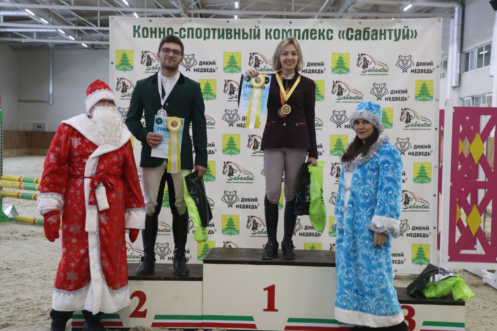 Узган  ялларда “Сабантуй”  спорт  мәктәбендә конкур буенча   район  чемпионаты  үткәрелде