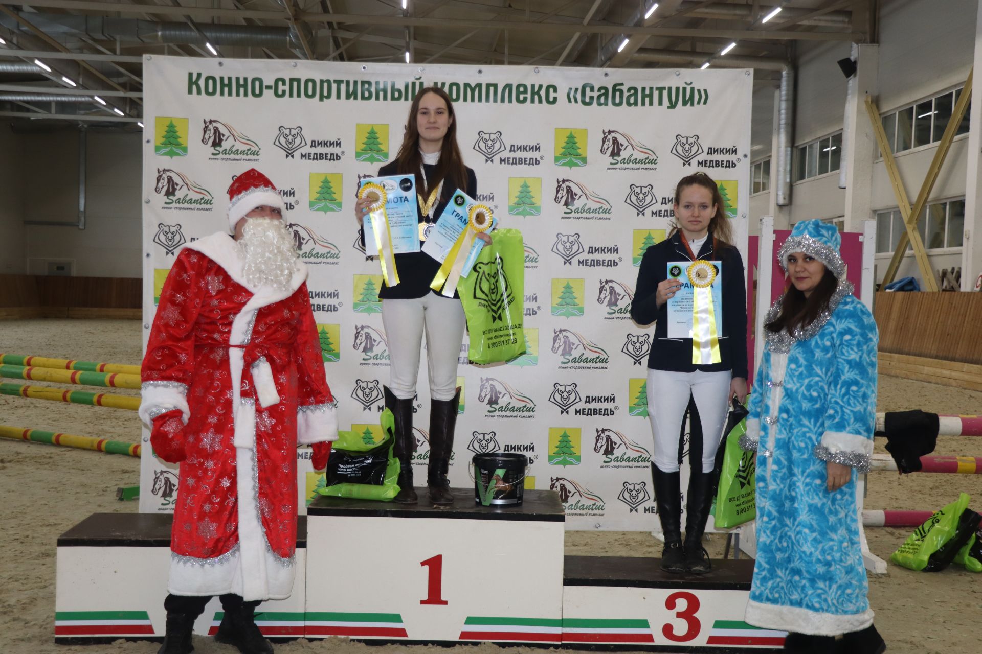 Узган  ялларда “Сабантуй”  спорт  мәктәбендә конкур буенча   район  чемпионаты  үткәрелде