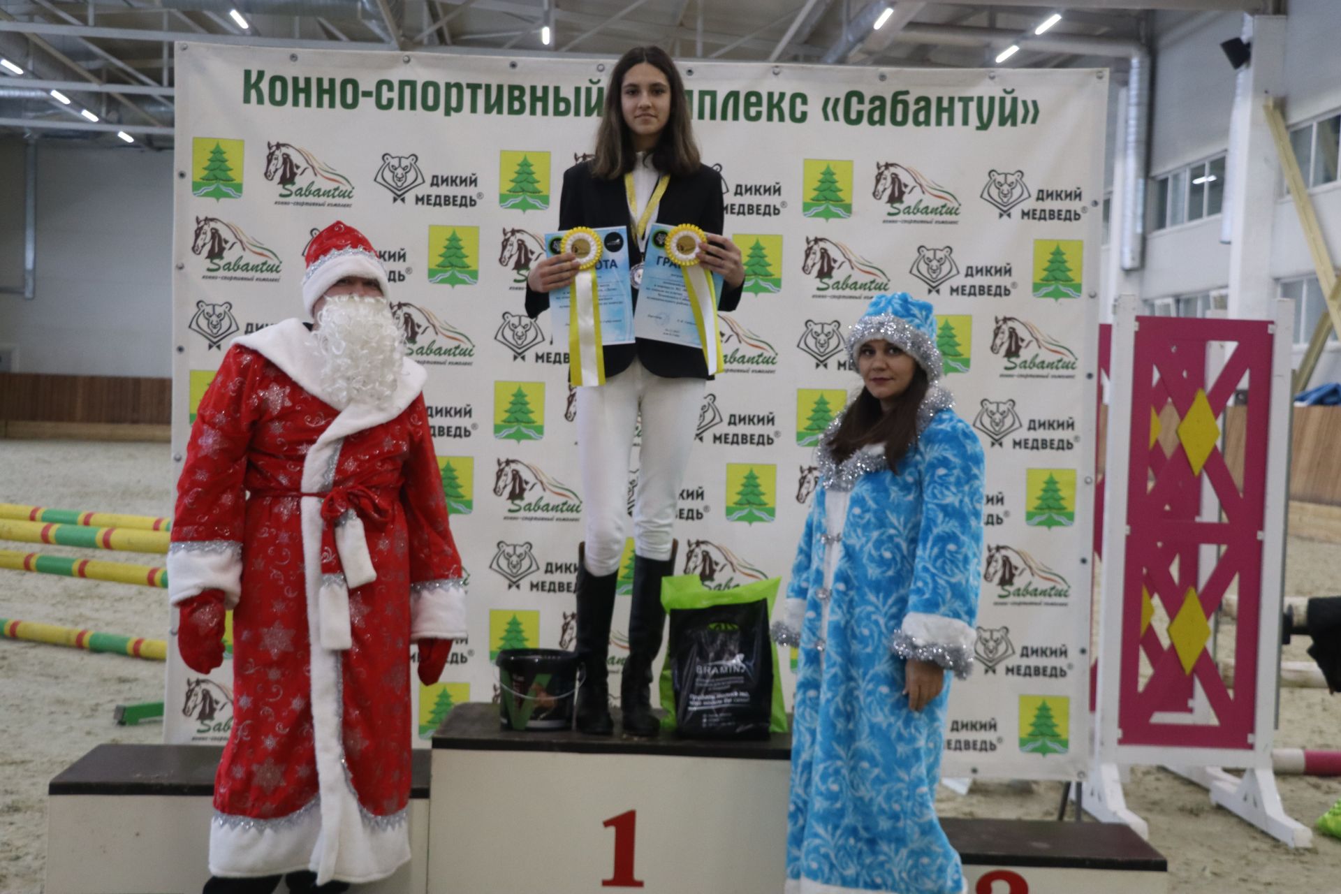 Узган  ялларда “Сабантуй”  спорт  мәктәбендә конкур буенча   район  чемпионаты  үткәрелде