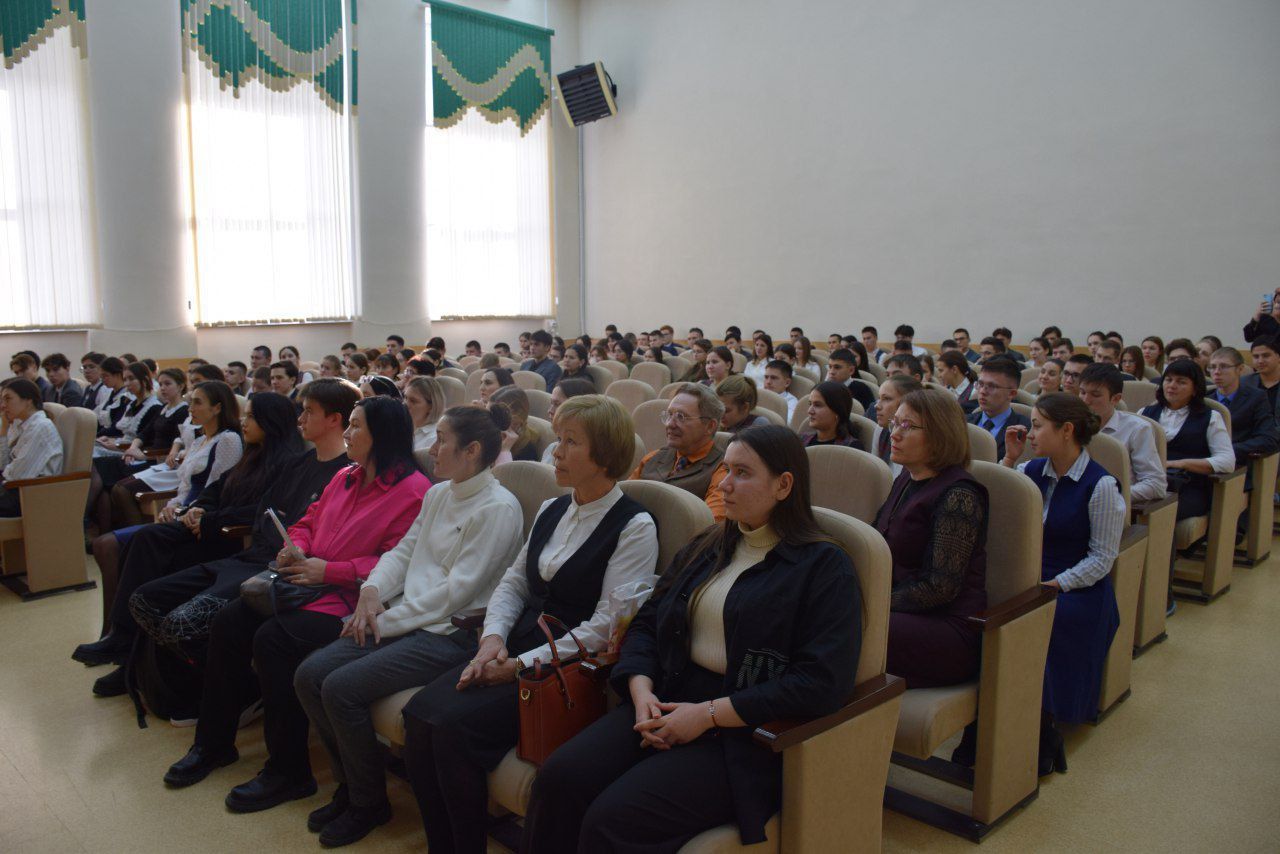 Саба гимназиясе базасында «Җиңүчеләр законы: 100 баллга җитү серләре!» чарасы узды