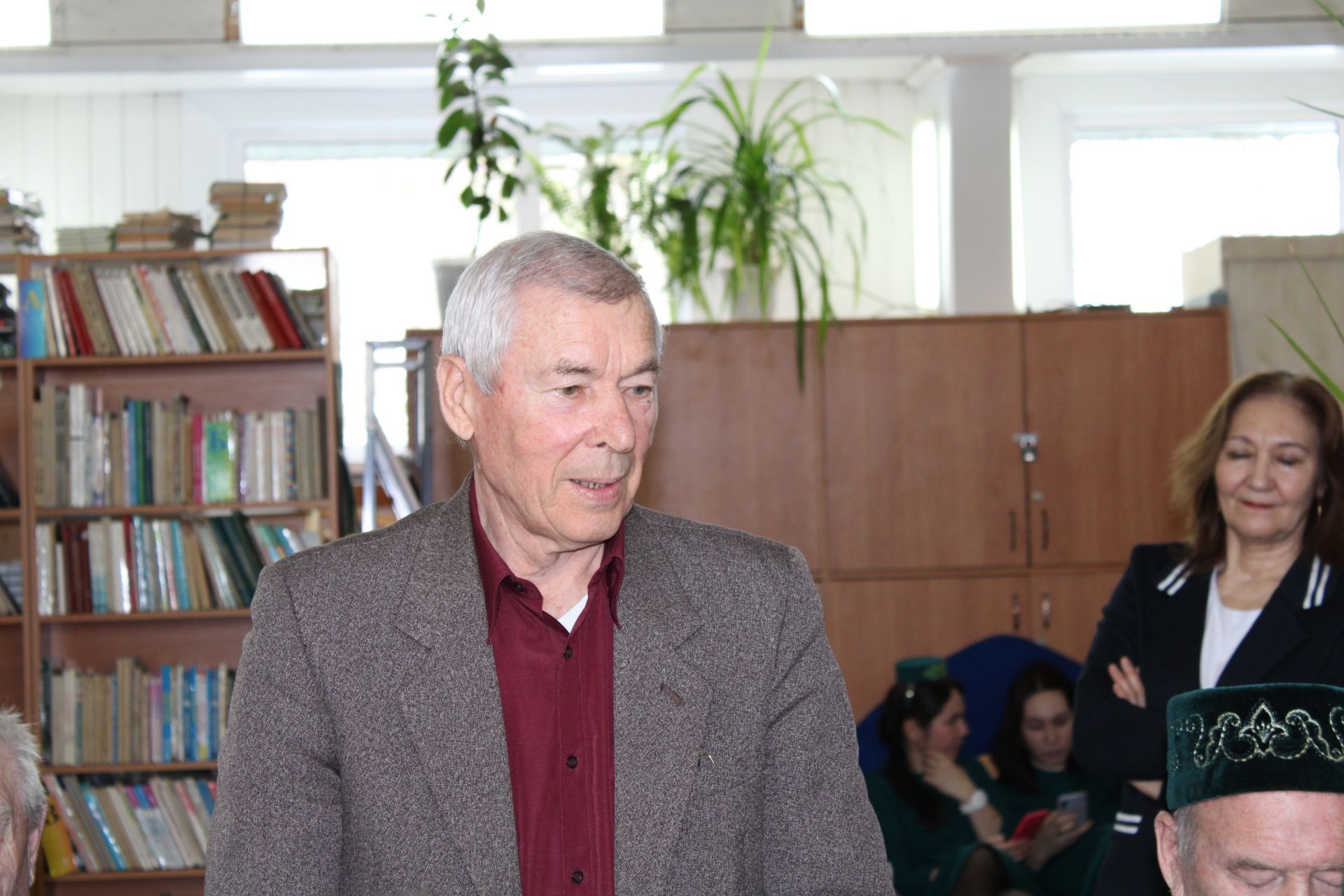 Камил абый 85тә дә вальс әйләнә