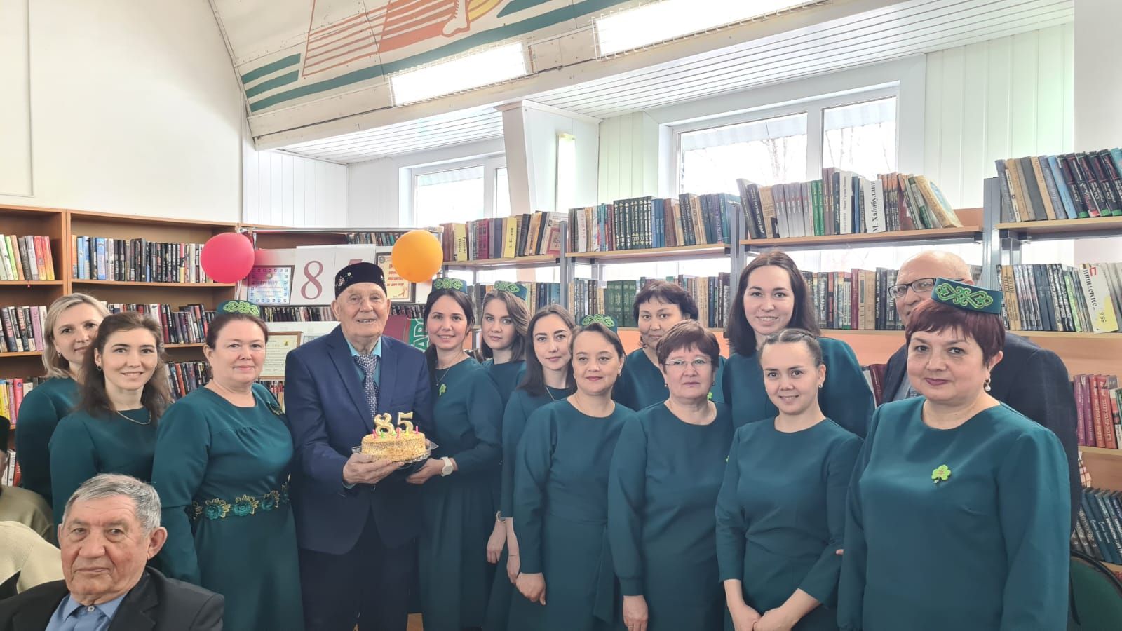 Камил абый 85тә дә вальс әйләнә