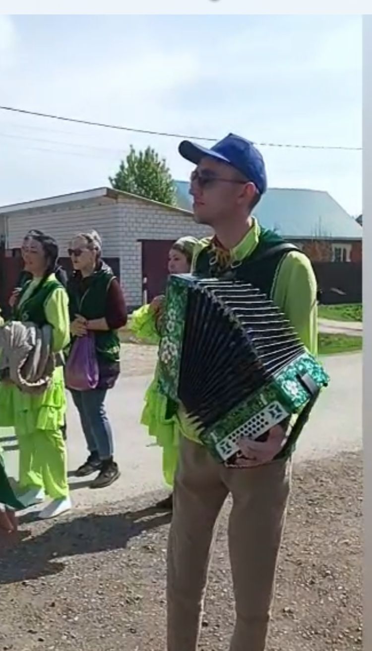«Безгә бирсәң бер күкәй, тавыгың салыр йөз күкәй!»