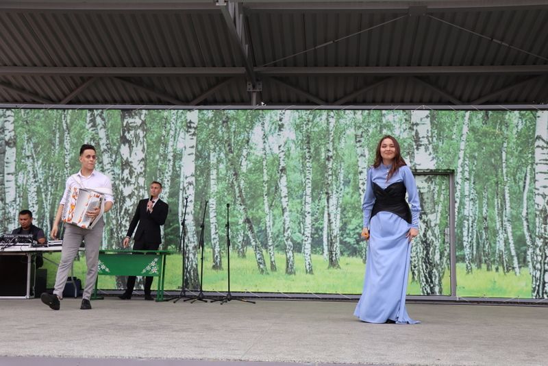 Район эшмәкәрләре үзләренең һөнәри бәйрәмнәрен билгеләп үтте