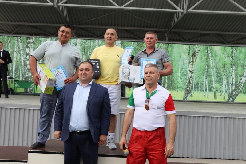Район эшмәкәрләре үзләренең һөнәри бәйрәмнәрен билгеләп үтте