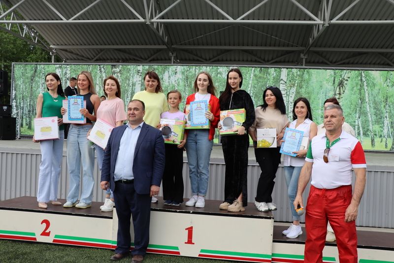 Район эшмәкәрләре үзләренең һөнәри бәйрәмнәрен билгеләп үтте