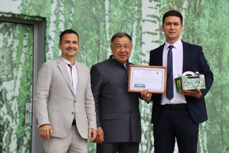 Район эшмәкәрләре үзләренең һөнәри бәйрәмнәрен билгеләп үтте