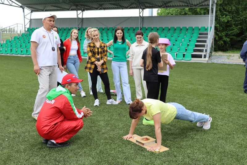 Район эшмәкәрләре үзләренең һөнәри бәйрәмнәрен билгеләп үтте