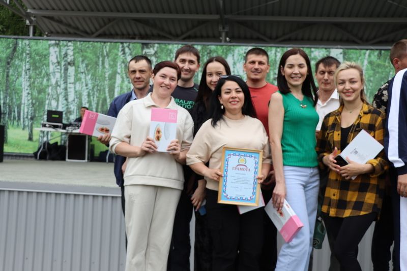Район эшмәкәрләре үзләренең һөнәри бәйрәмнәрен билгеләп үтте