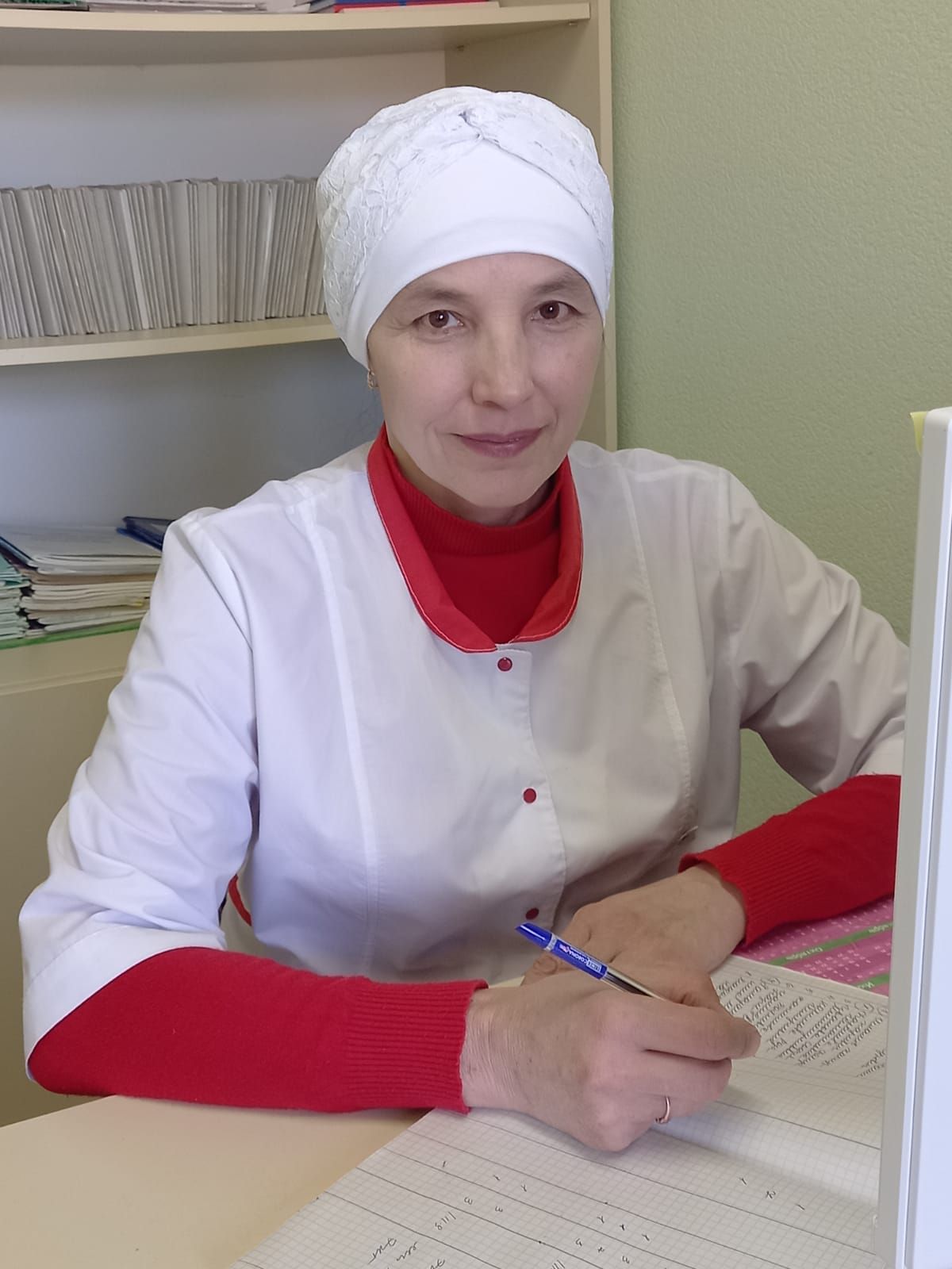 Фельдшер Гөлфия Гибадуллина  36 ел сәламәтлек сагында