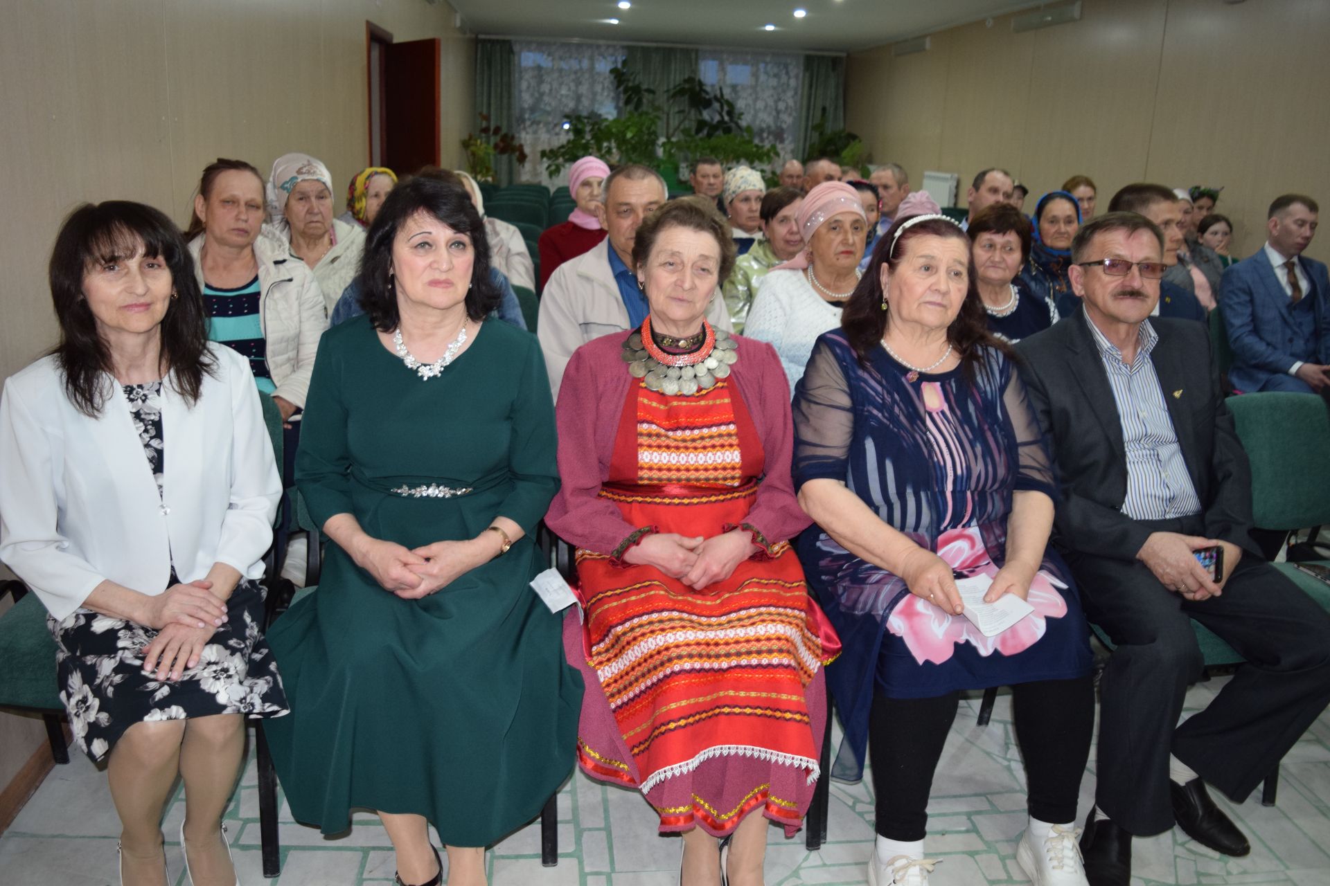 «Җирдә үзеңнән соң якты эз калдырасың килсә – укытучы бул»