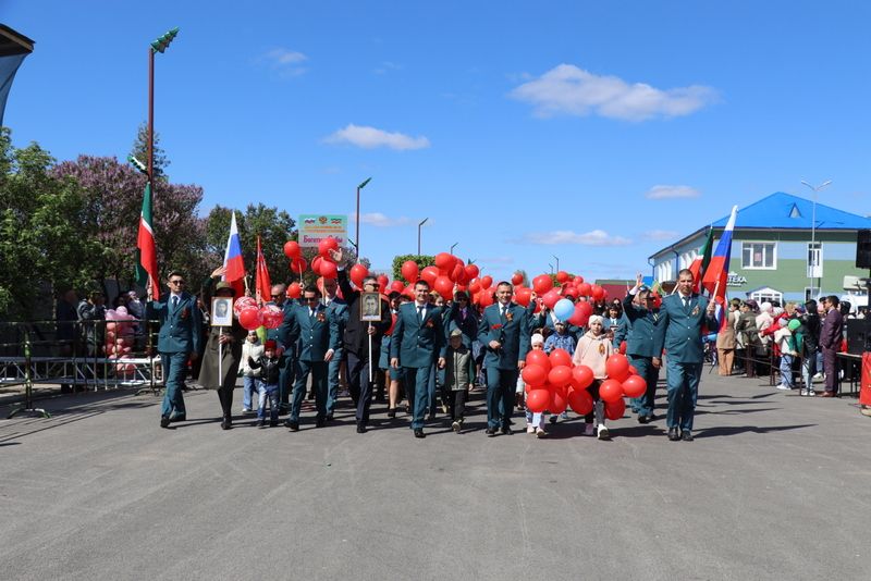 9 Май – Җиңү көнендә  Сабада 5 меңгә якын  кеше  парадка чыкты
