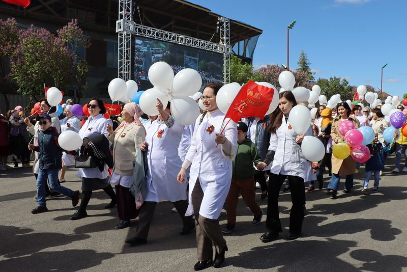 9 Май – Җиңү көнендә  Сабада 5 меңгә якын  кеше  парадка чыкты