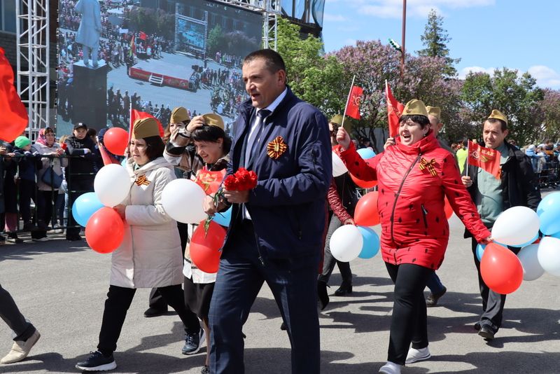9 Май – Җиңү көнендә  Сабада 5 меңгә якын  кеше  парадка чыкты