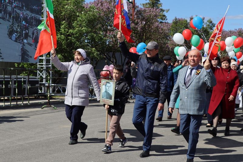 9 Май – Җиңү көнендә  Сабада 5 меңгә якын  кеше  парадка чыкты