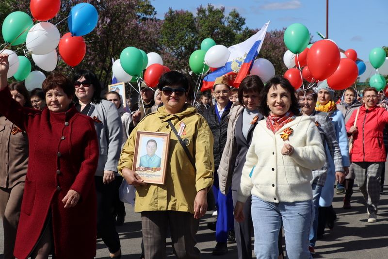 9 Май – Җиңү көнендә  Сабада 5 меңгә якын  кеше  парадка чыкты