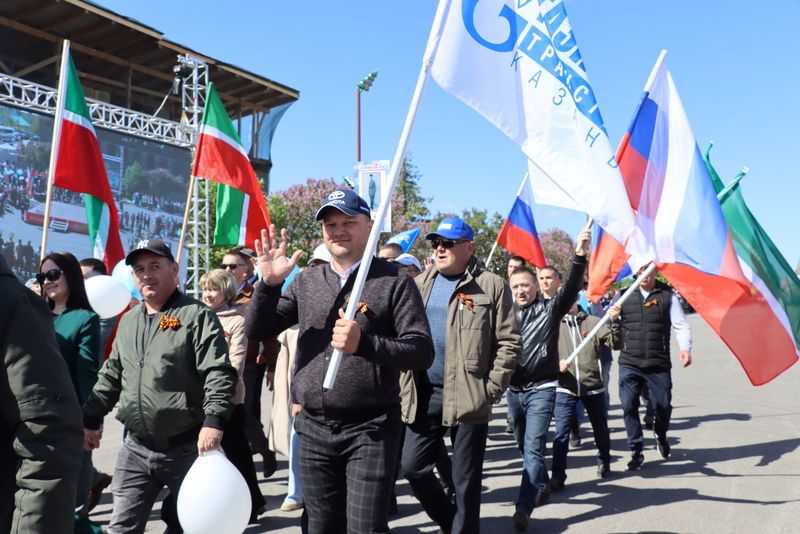 9 Май – Җиңү көнендә  Сабада 5 меңгә якын  кеше  парадка чыкты