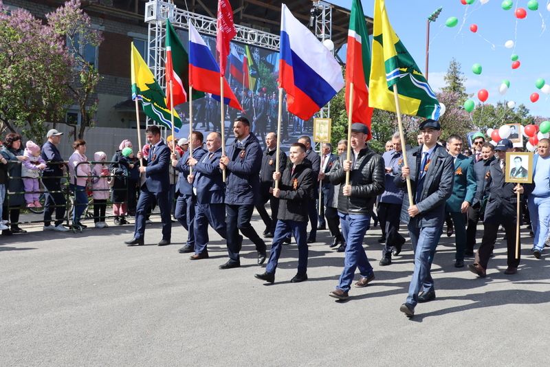 9 Май – Җиңү көнендә  Сабада 5 меңгә якын  кеше  парадка чыкты