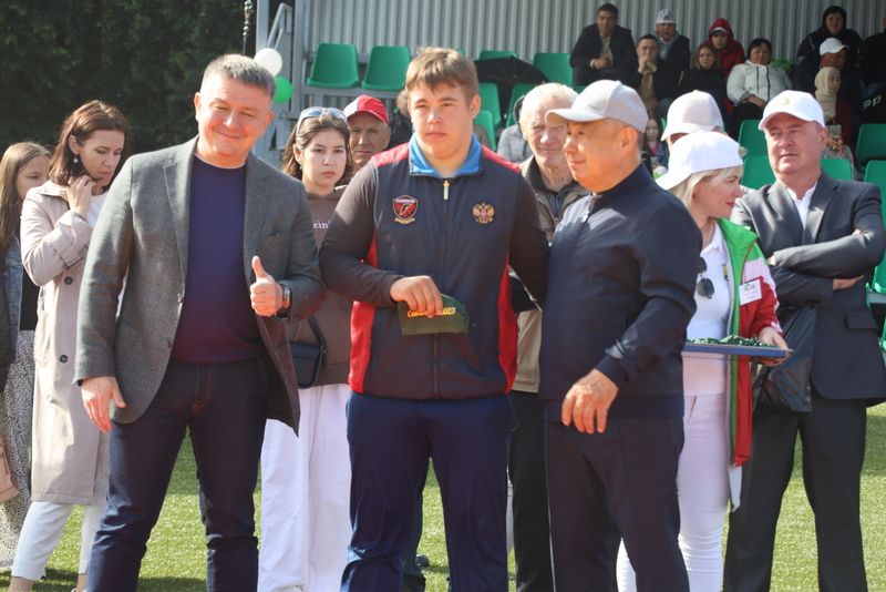 Сабантуйның сабан һәм  җыр бәйгесе батырлары тәкә  алды