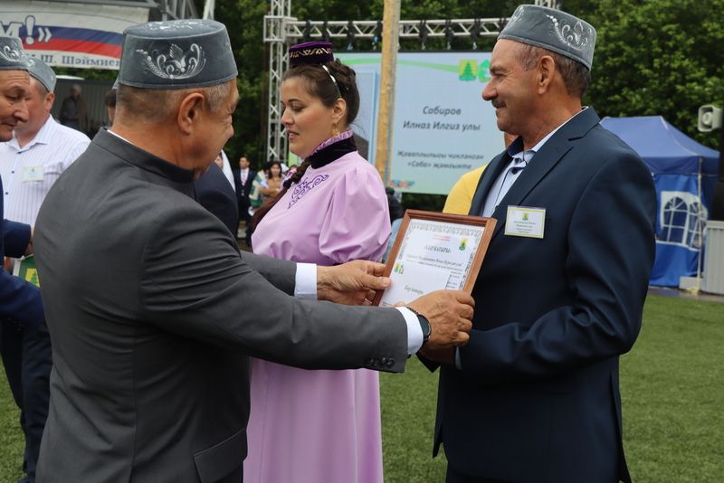 Сабантуйның сабан һәм  җыр бәйгесе батырлары тәкә  алды
