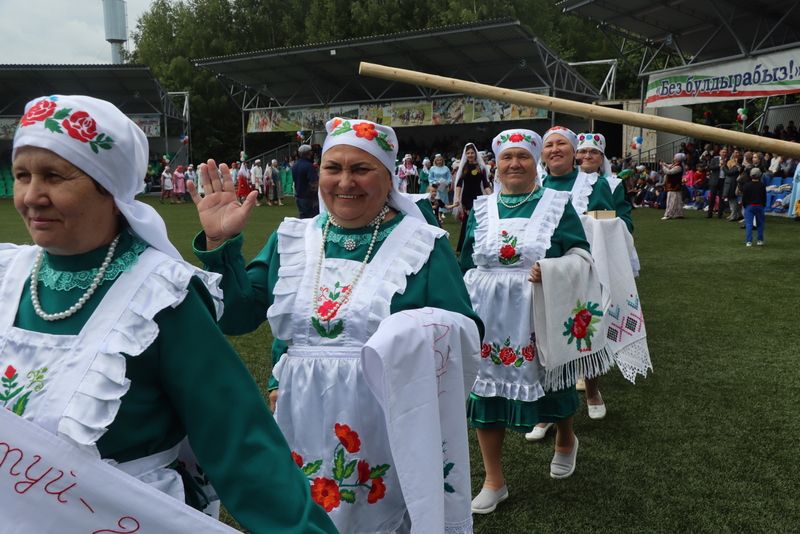 Сабантуйның сабан һәм  җыр бәйгесе батырлары тәкә  алды