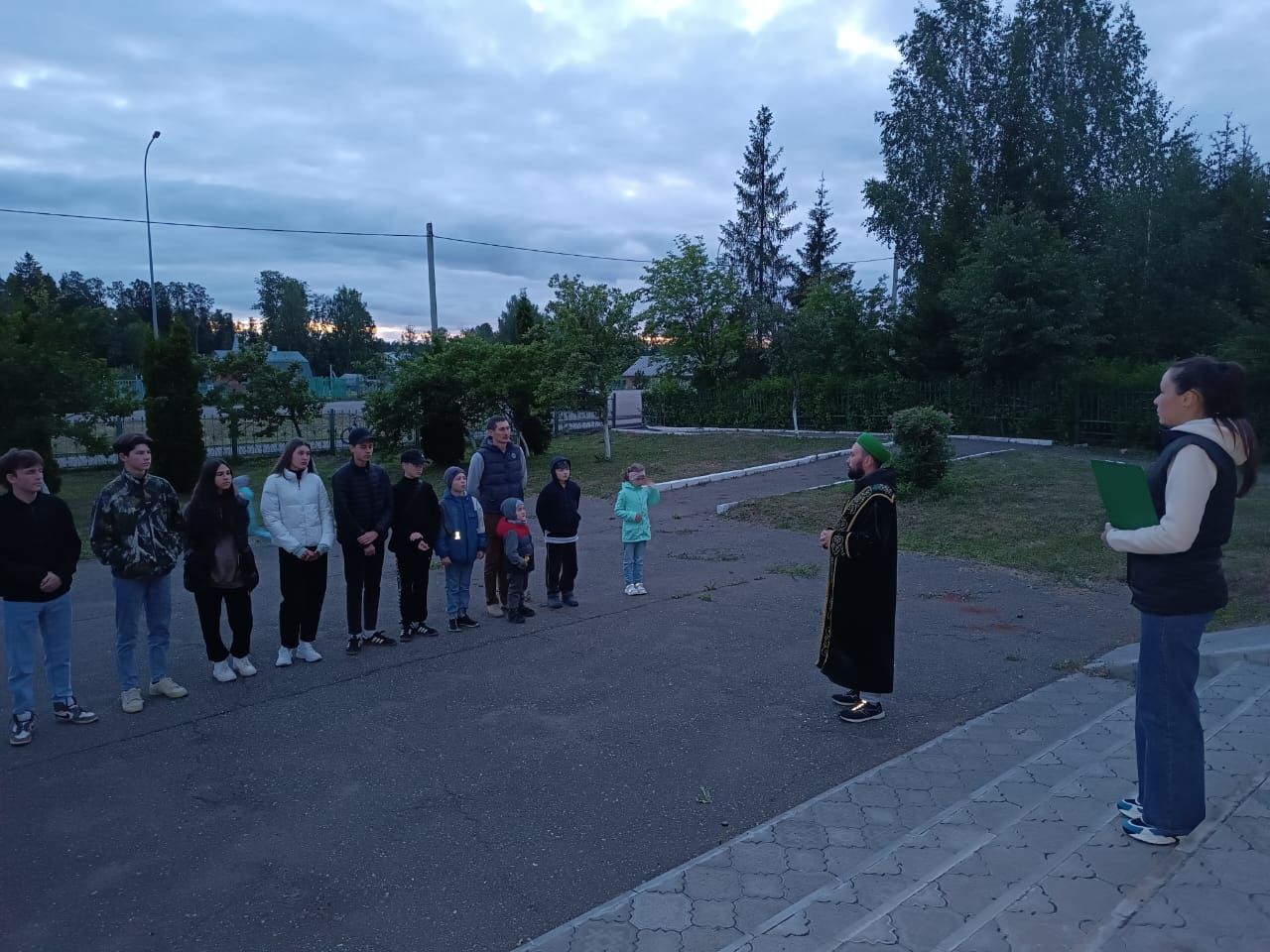Лесхоз бистәсендә Хәтер көне уңаеннан Бөек Ватан сугышы корбаннары рухына дога кылдылар