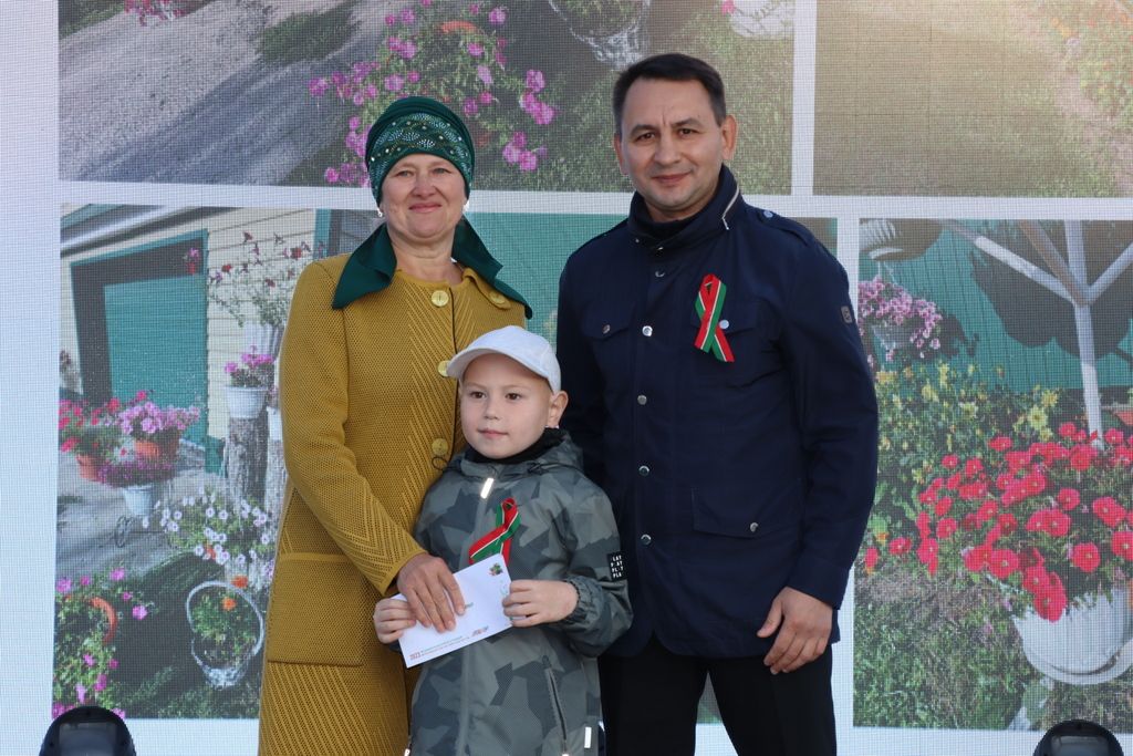 Бүген Сабада Республика көнен билгеләп үттеләр