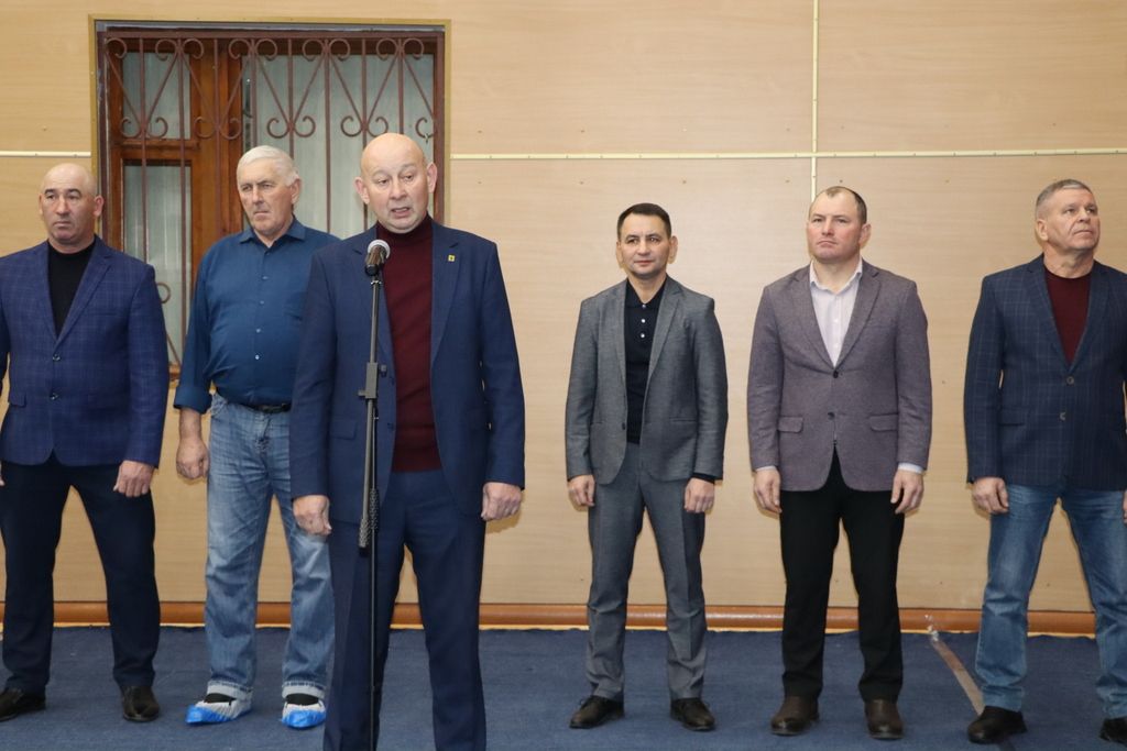 Әтиле-уллы-кияүле, абыйлы-энеле  көрәш