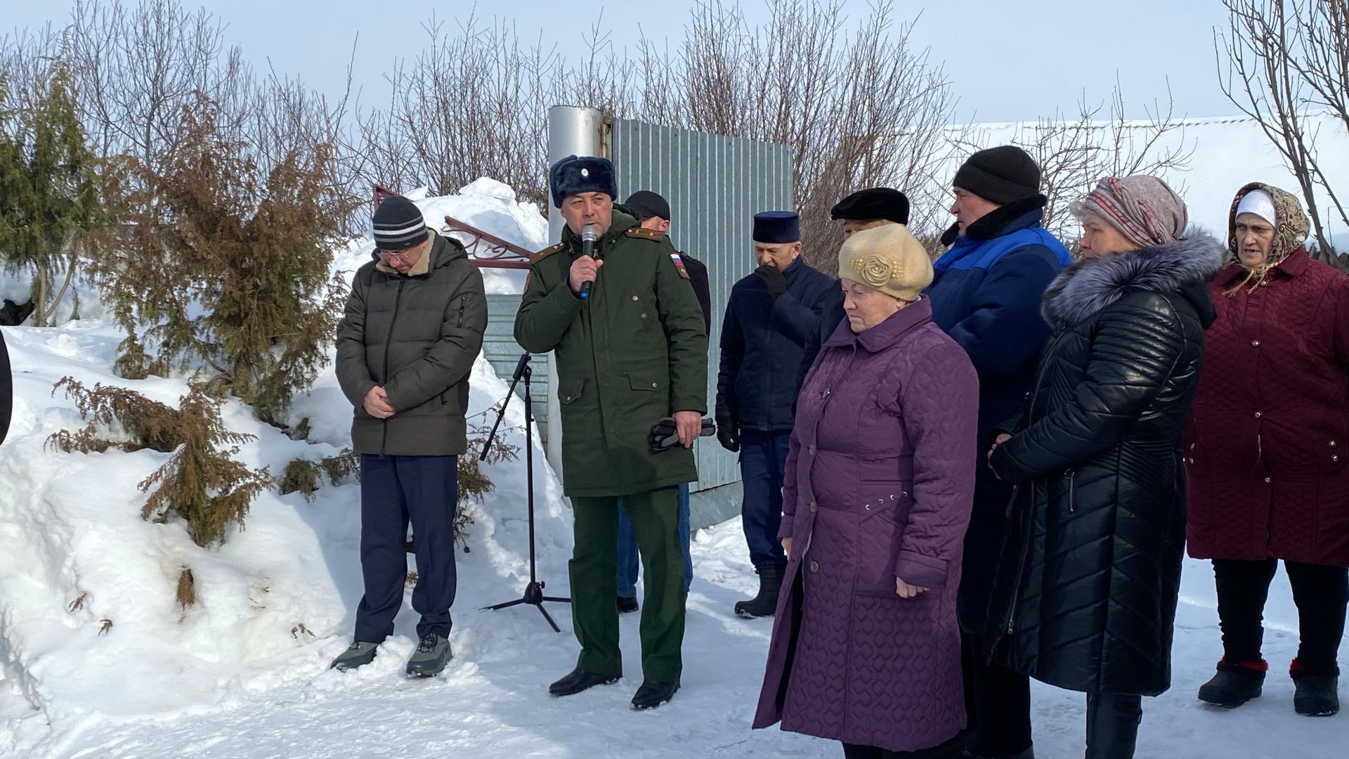 Бүген райондашыбыз, махсус хәрби операциядә вафат булган Радик Исхаковны соңгы юлга озаттылар (фото +видео)