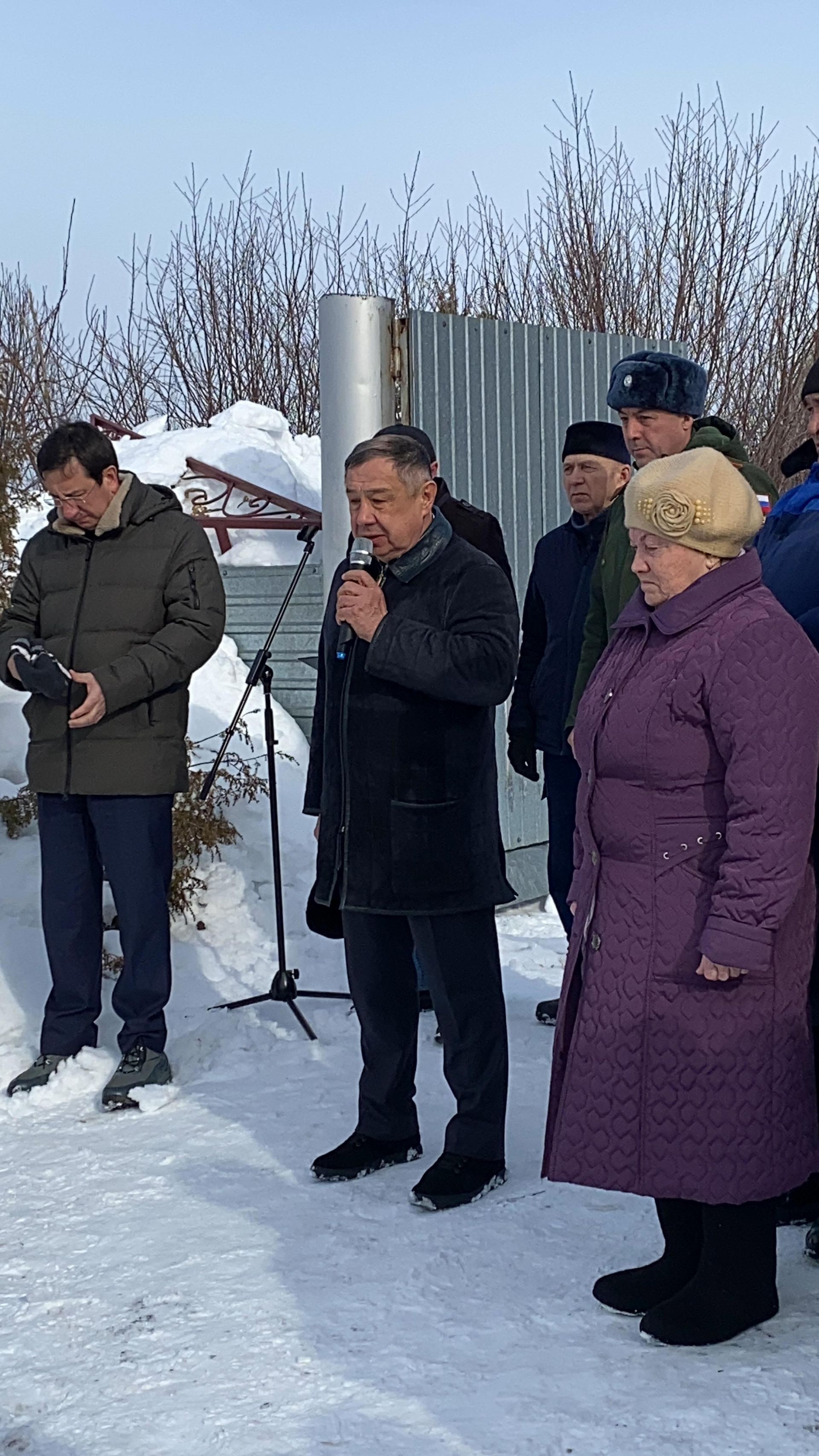 Бүген райондашыбыз, махсус хәрби операциядә вафат булган Радик Исхаковны соңгы юлга озаттылар (фото +видео)