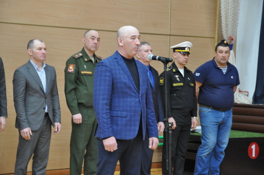 Сабада подводниклар балаларны, үсмерләрне көрәштерде